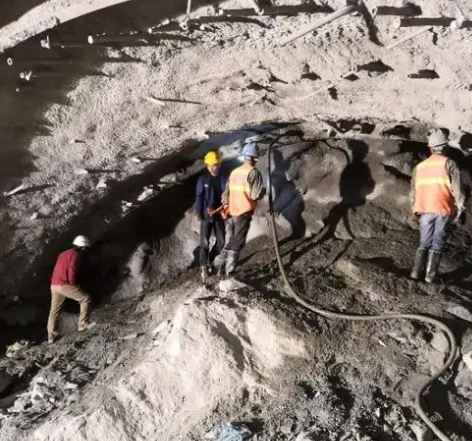 牟平拱顶带模注浆料的施工流程及注意事项